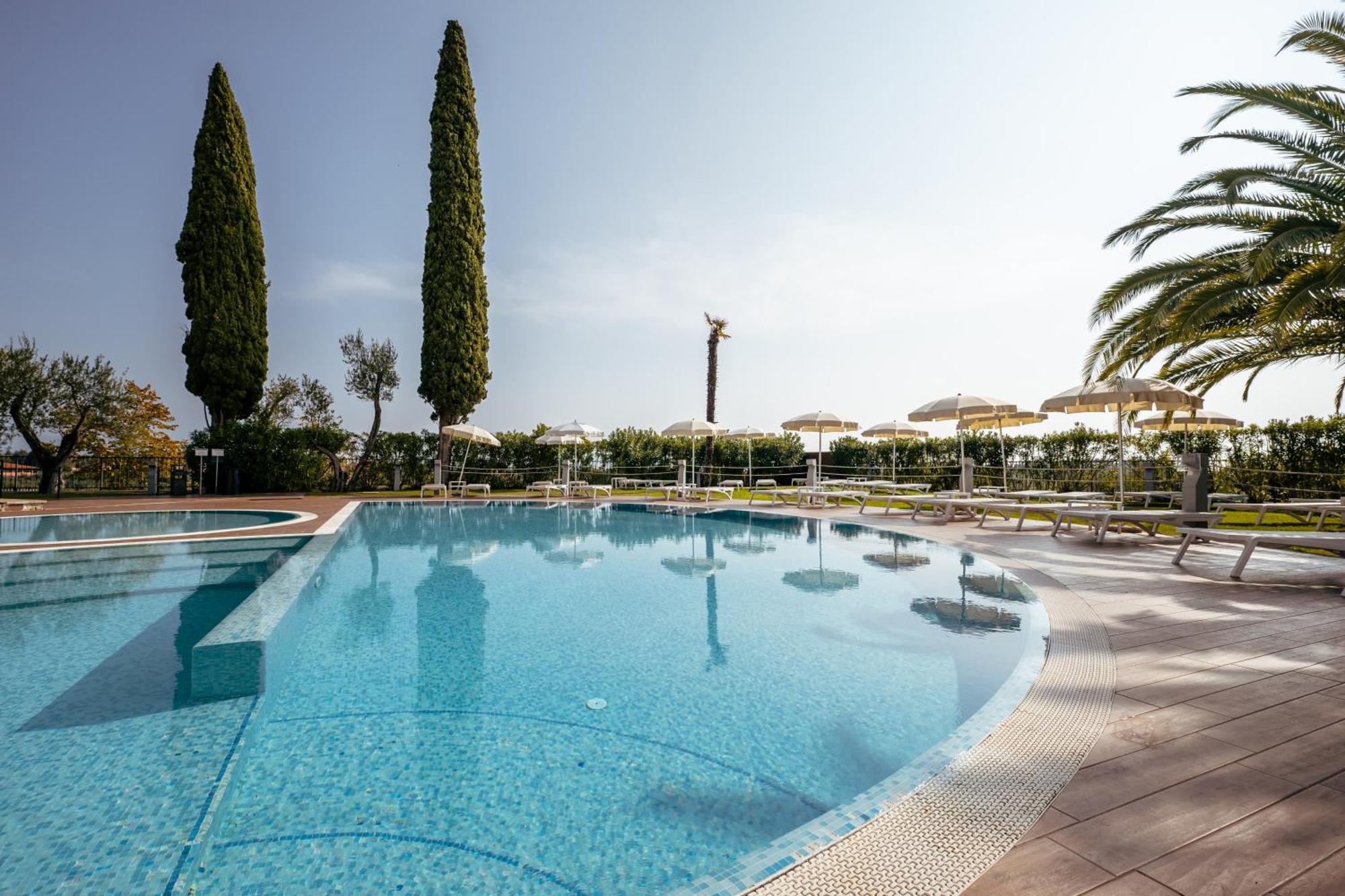 Villa Luisa Resort & Luxury Apartments San Felice del Benaco Exterior foto